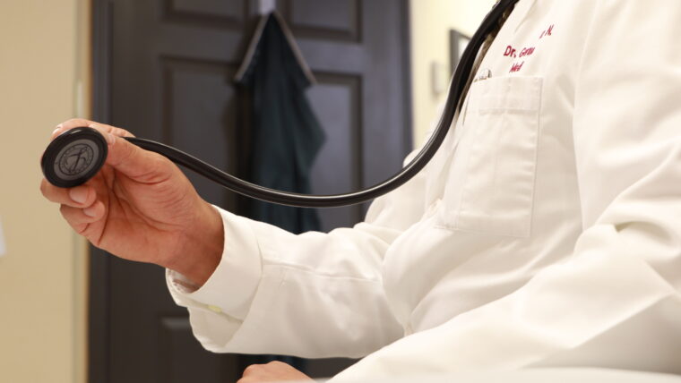 Servicio: Trastornos cardiovasculares Dr. Gerardo Martinez Navarro